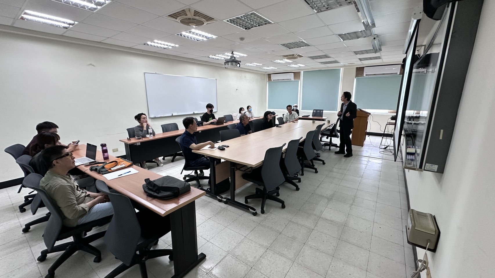 Presentation of Lin, Yu-Hsuan lecturer (2)